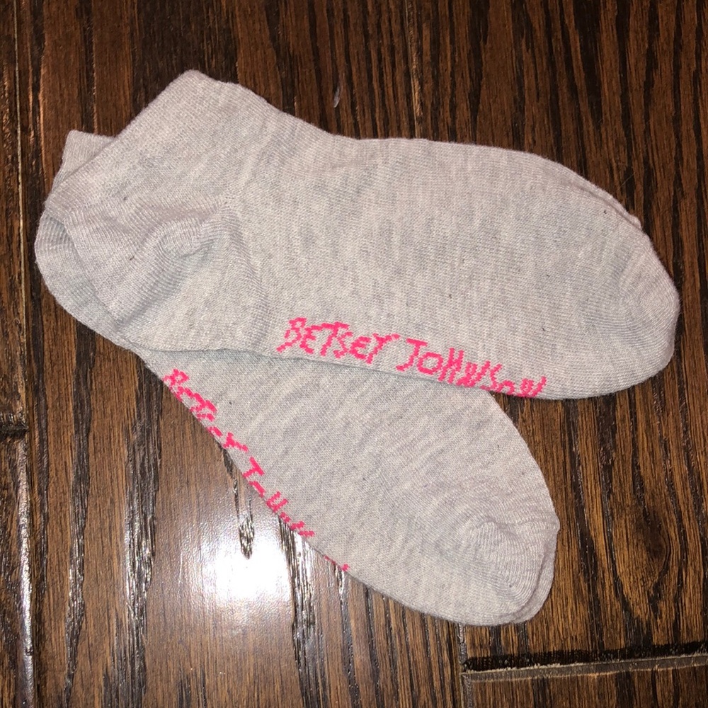 Betsey Johnson grey ankle socks